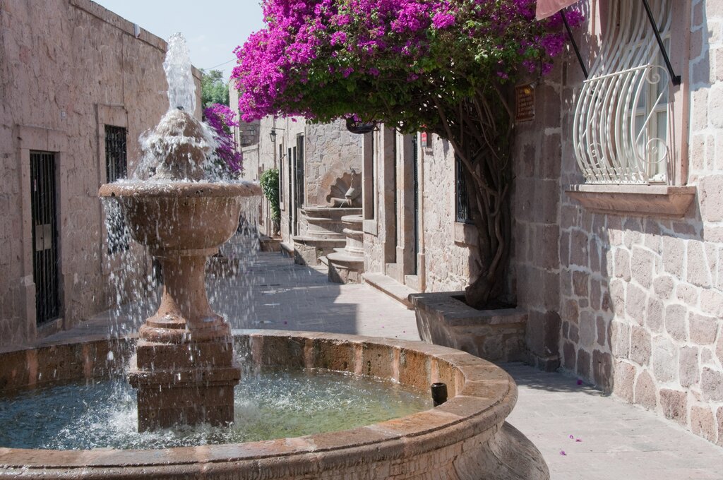 Callejon del Romance (Romance Alley), Morelia