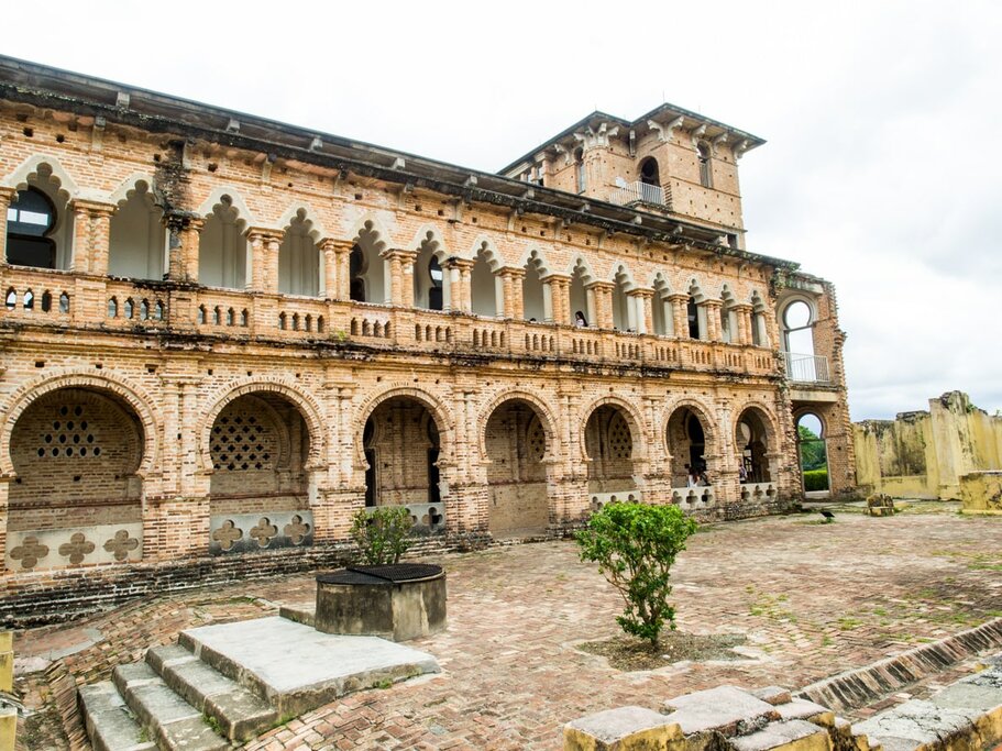 Make a visit to Kellie's Castle