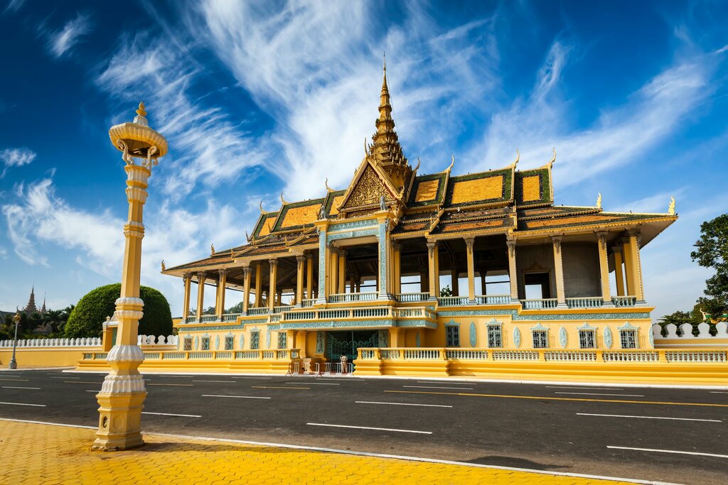 Ancient, Royal and Recent History Of Phnom Penh
