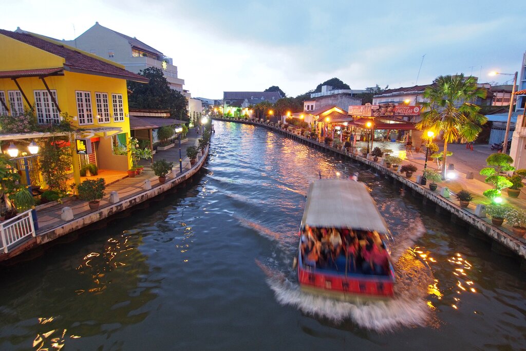 Transfer Kuala Lumpur Airport to Melaka Hotel