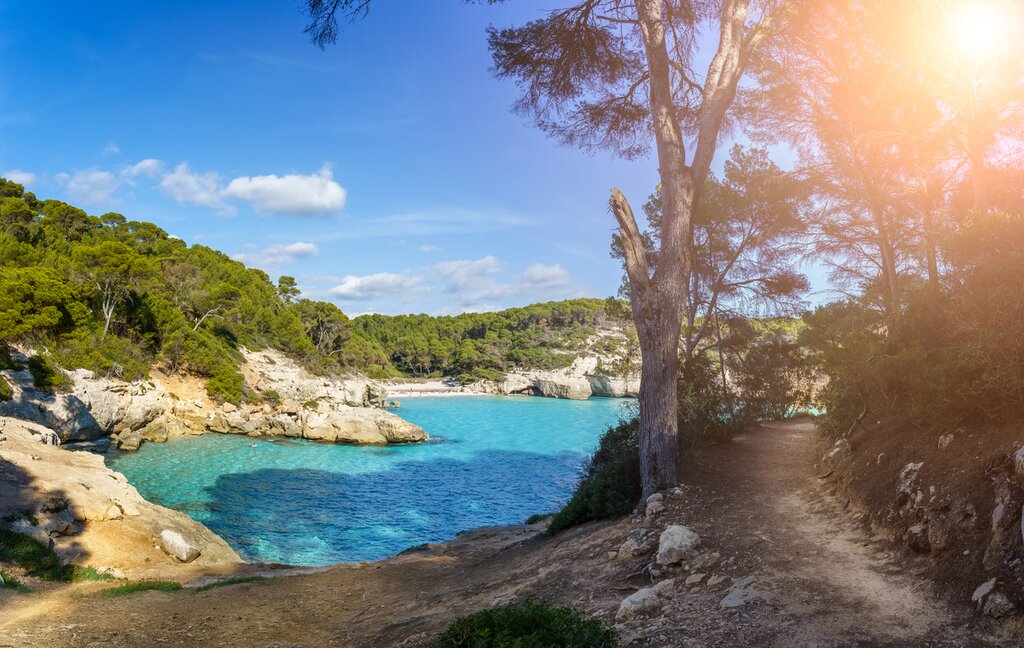 Travel to Menorca's best spots by 4WD