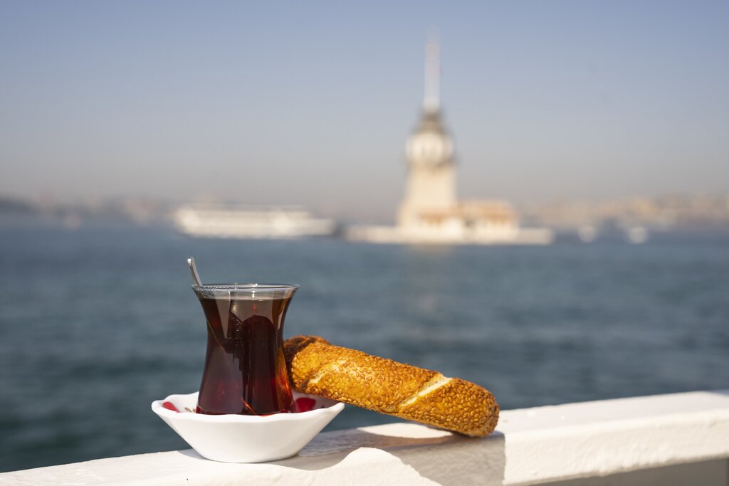 Turkish Tea (Türk Cayi) and Turkish Bagel (Turk Simit)