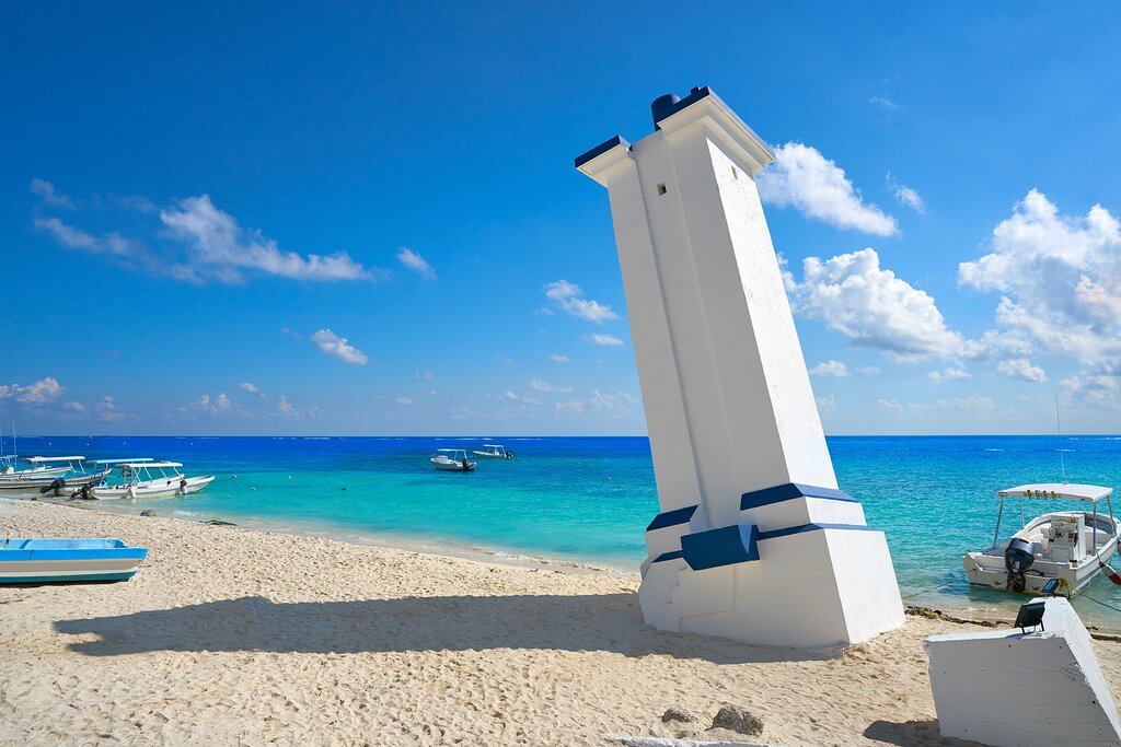 Slanted lighthouse in Puerto Morelos