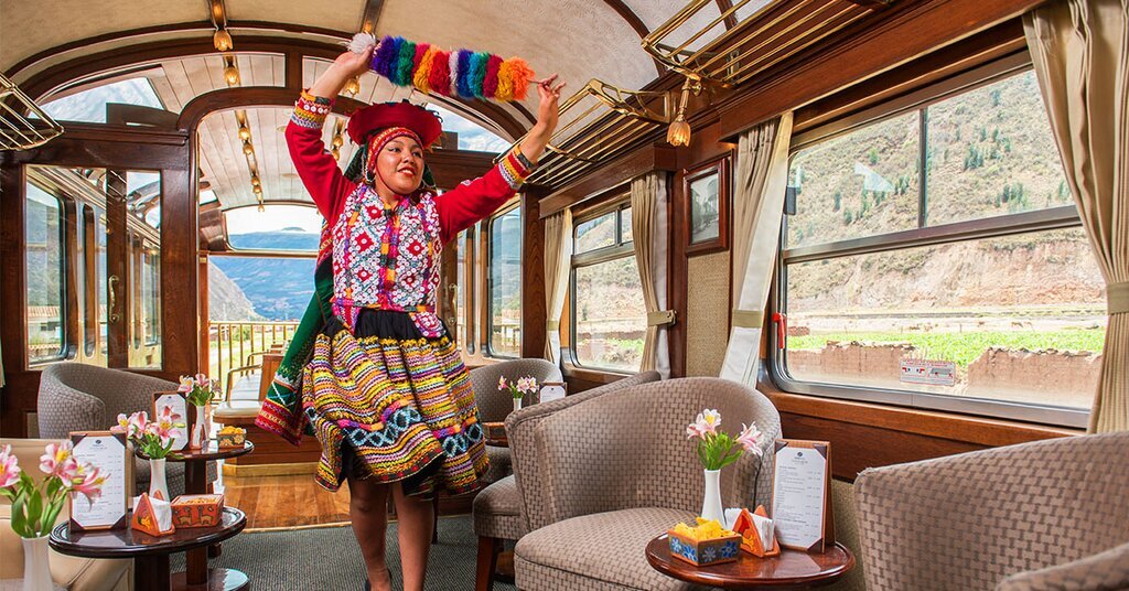 Enjoy live music and dancing on the the luxury train to Puno