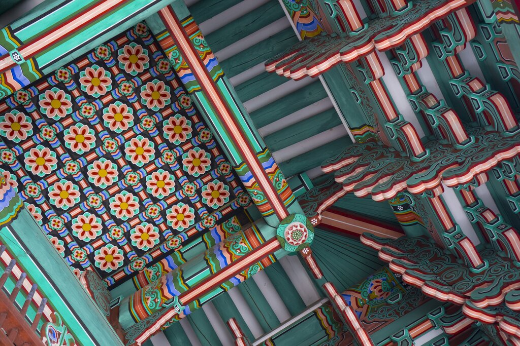 Colorful painted architecture of Changdeokgung palace in Seoul