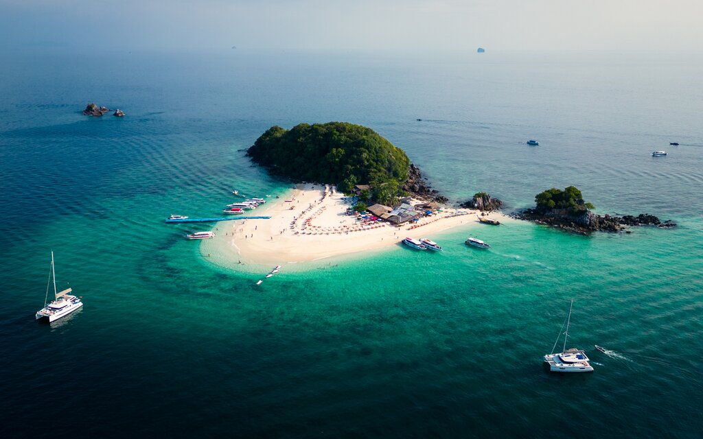 Hop from island to island on this 10-day tour