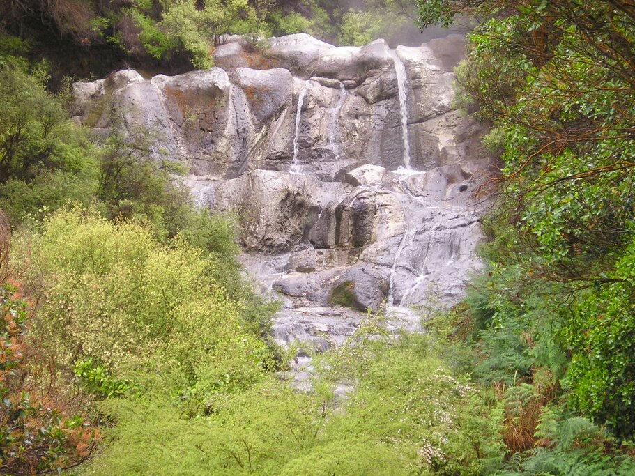 Kakahi Falls
