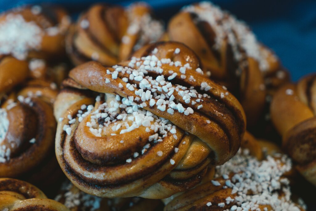 Cinnamon rolls & Swedish Stories: A Baking Experience