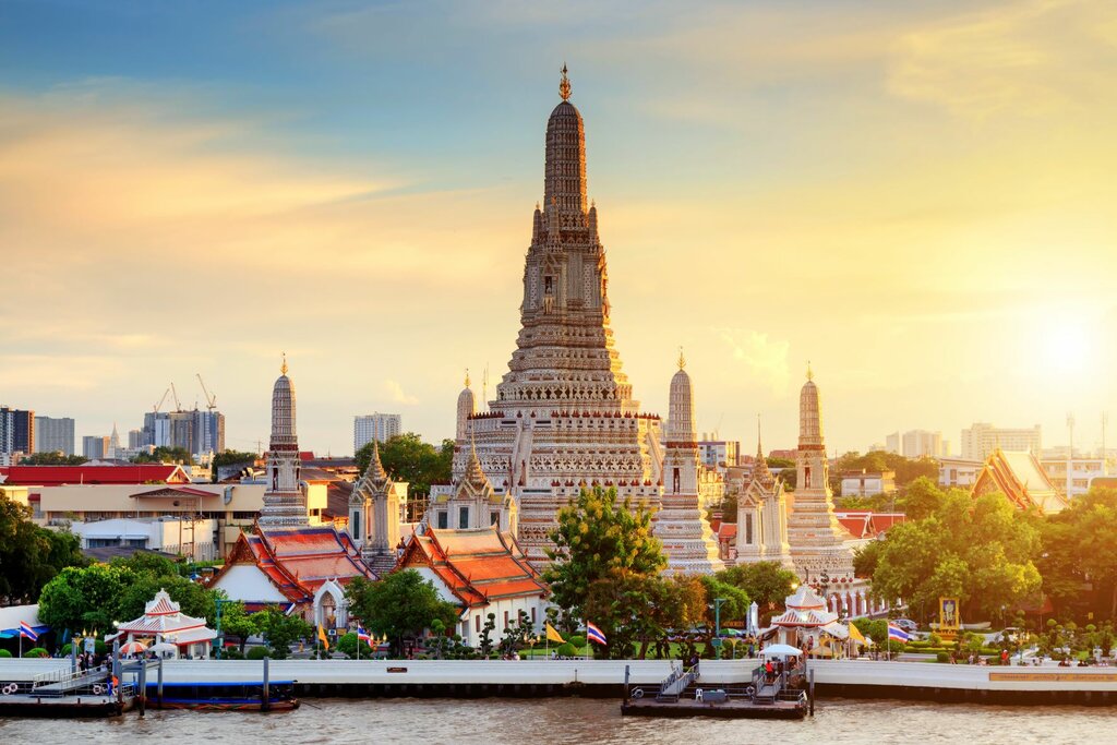 Half Day Grand Palace And City Temples (Wat Pho & Wat Arun)