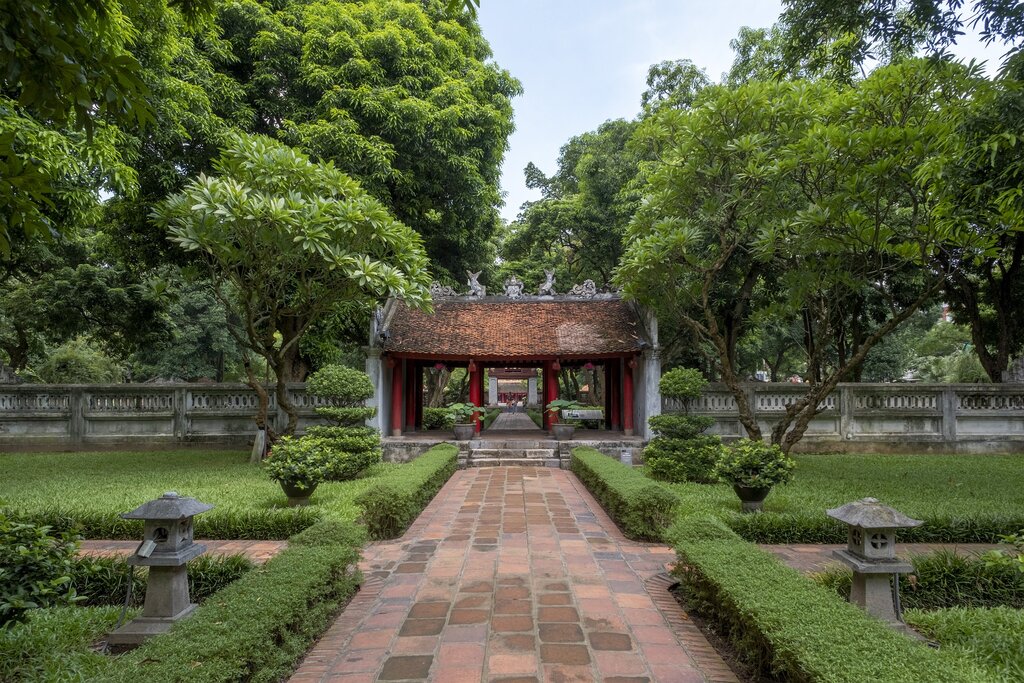 Explore Hanoi Like a Local