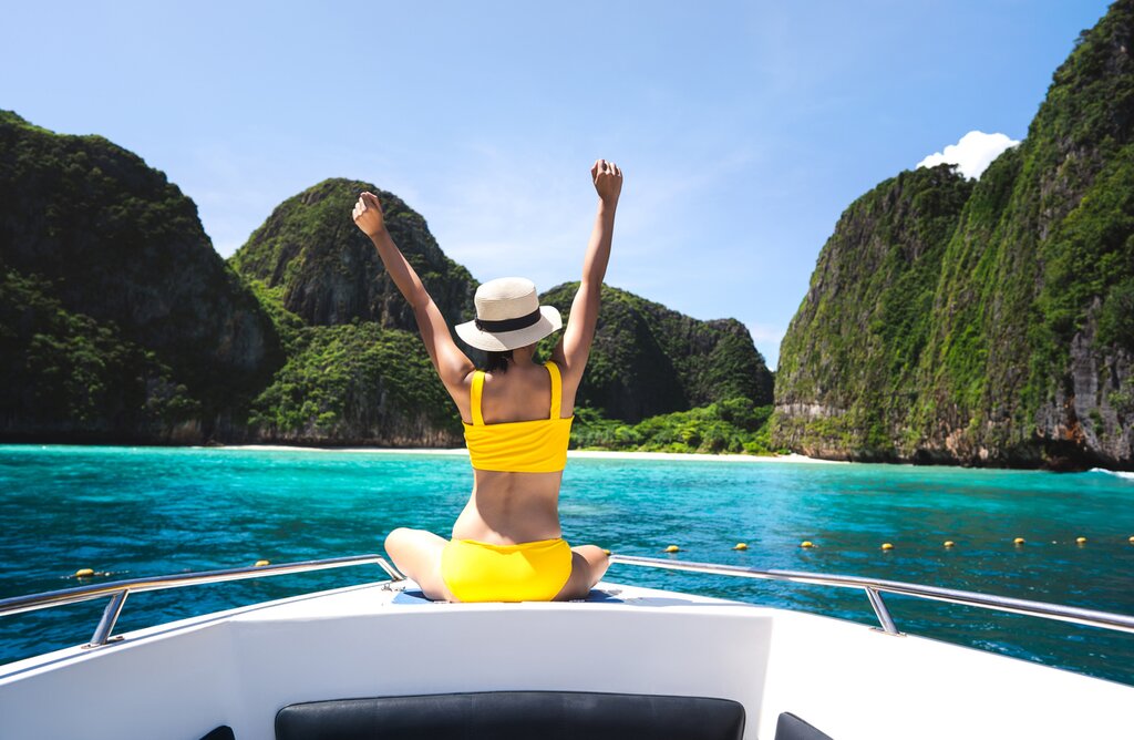 Cruise across Andaman waters to Maya Bay