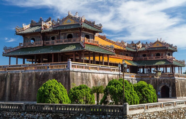 Dong Hoi - Hue, Visit Imperial Citadel