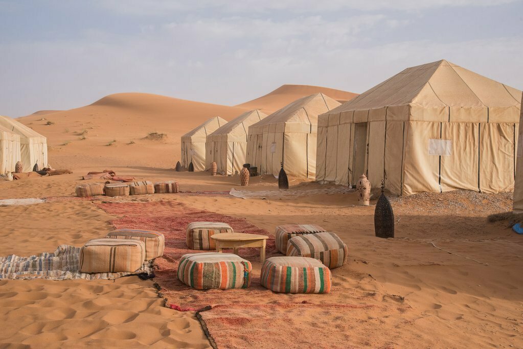 Spend the night in a tent in the Sahara