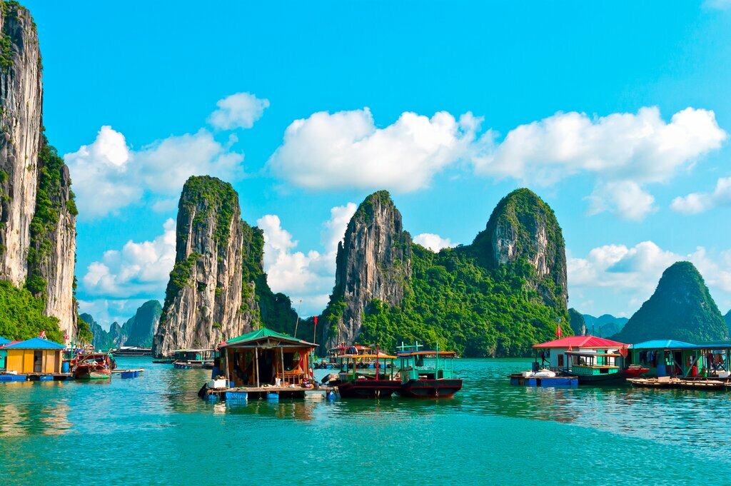Floating villages in Ha Long Bay