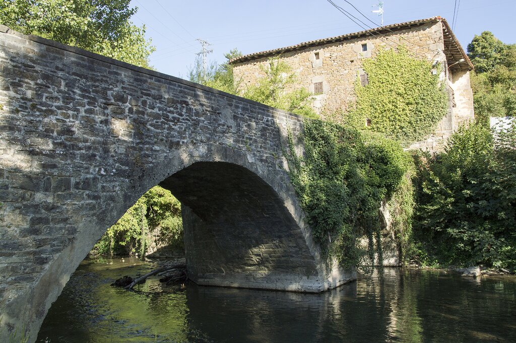 Cross the Puente de la Rabia to enter Zubiri