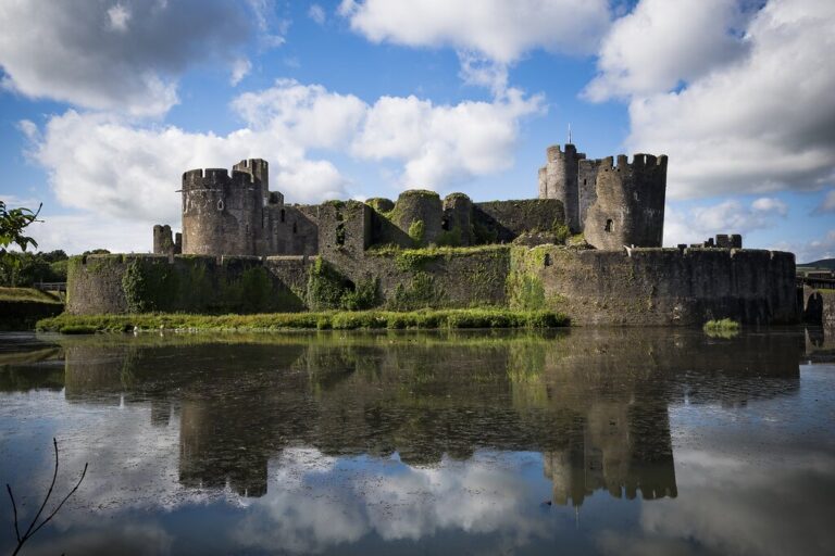 Best of Wales & Scotland: Brecon Beacons, Snowdonia, Edinburgh, Inverness & More - 10 Days