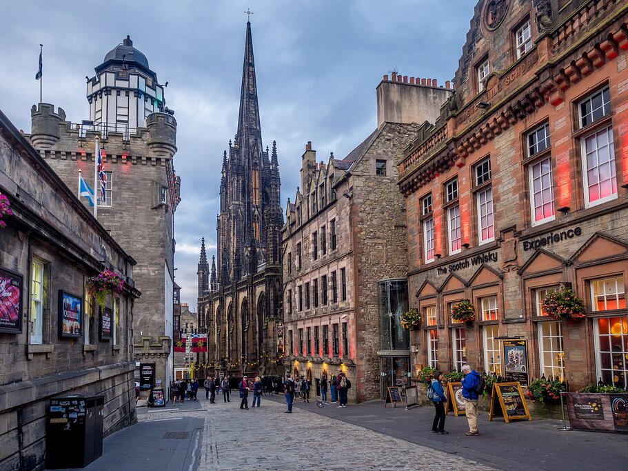 Edinburgh Private Walking Tour: History & Culture