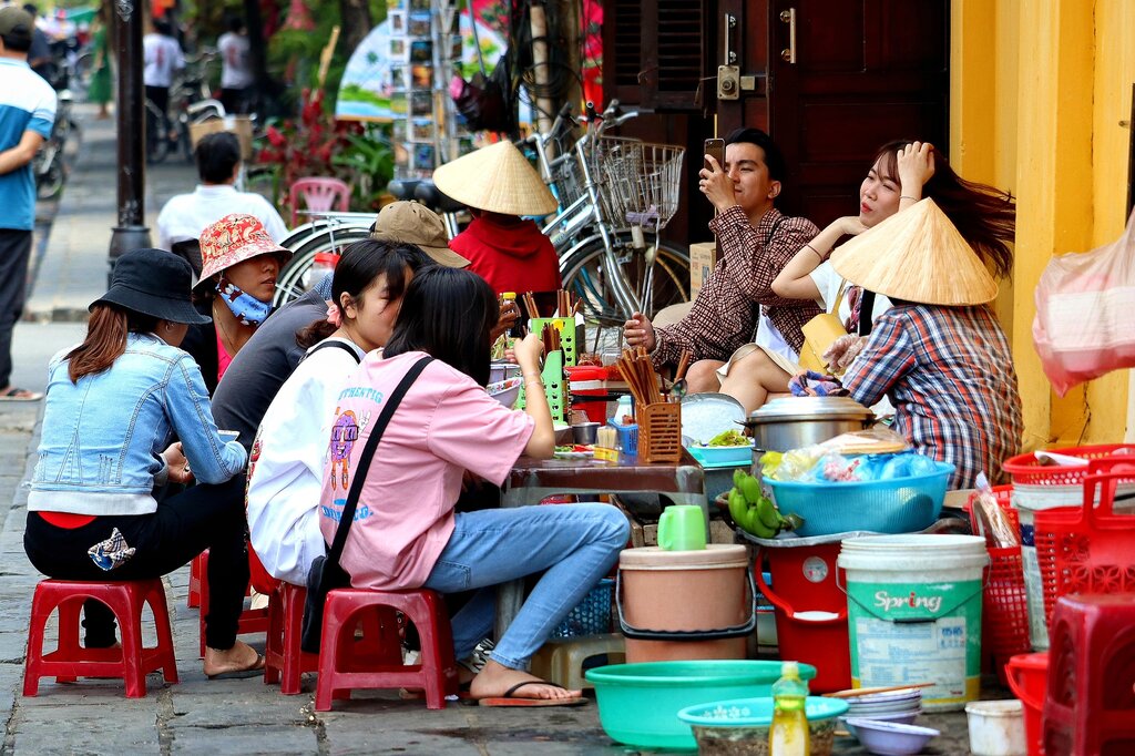 Hanoi Street Food Tour with a Foodie Blogger
