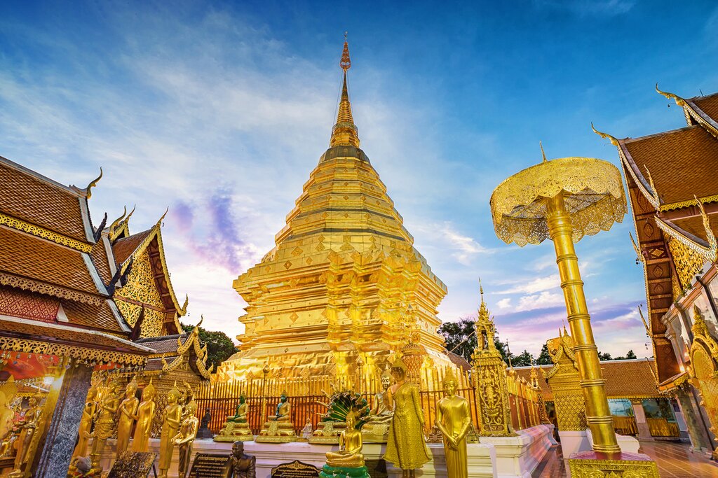Full Day Warorot Market and Wat Phra That Doi Suthep Monk Chanting