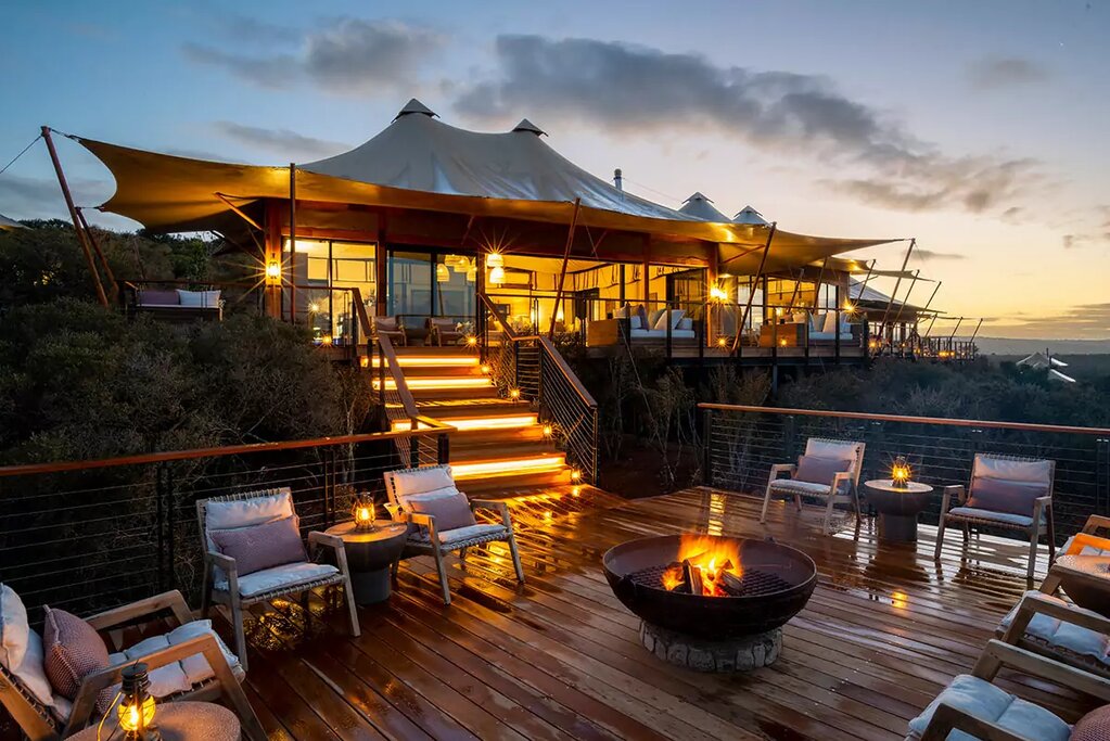 Experience the ultimate in bushveld luxury at Sindile Safari Lodge (photo courtesy of Shamwari)