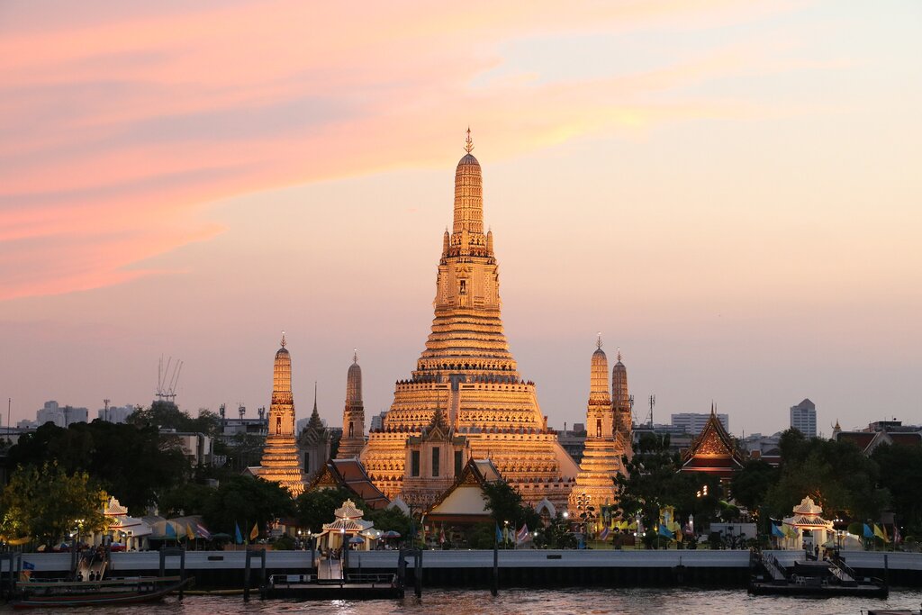 Discover The Evening Bangkok By Bike