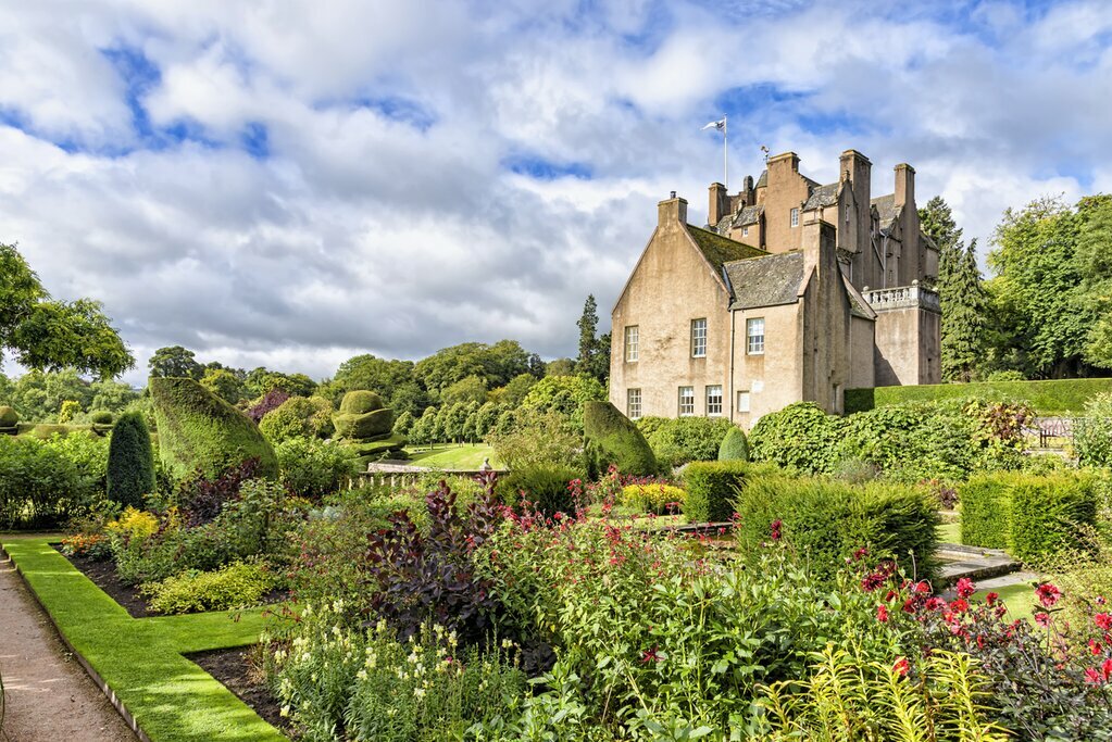 Visit a number of castles in Aberdeenshire on this fun and fast-paced itinerary