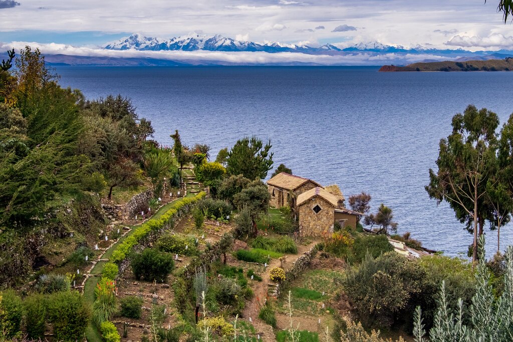 From Puno to La Paz, via Titicaca Lake (by road)