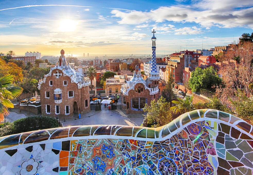 Private Extended Family-Friendly Gaudí Tour
