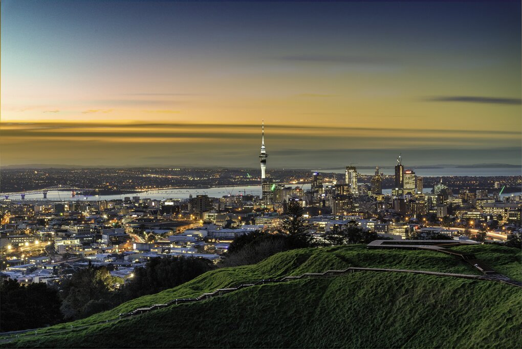 Night time views of the Auckland skyline