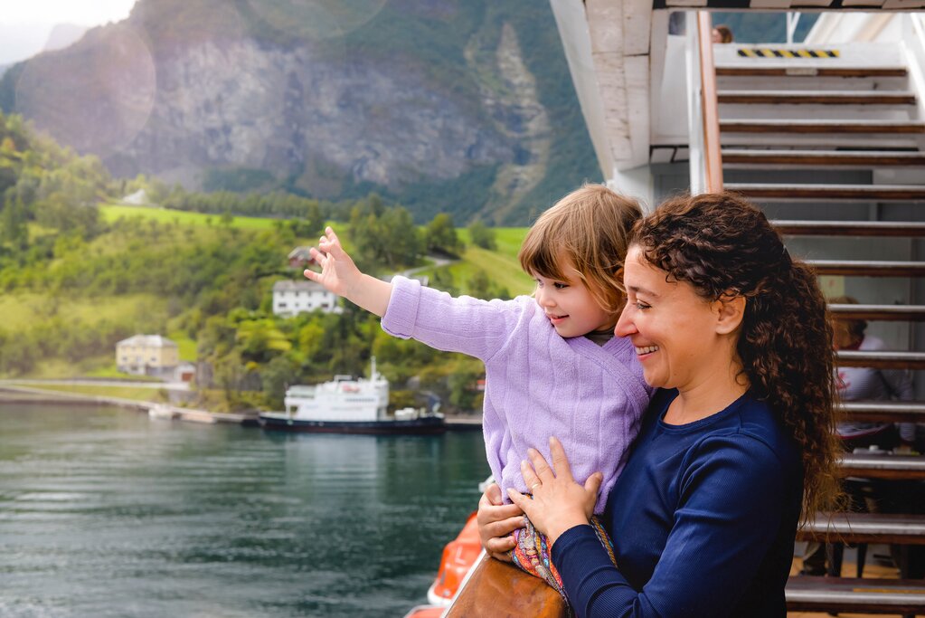 Fjordcruise to Mostraumen