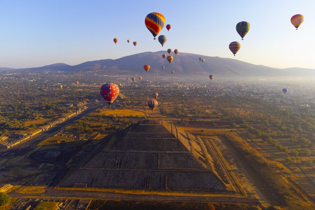 Air Balloon Flight over Teotihuacan & Biking Experience