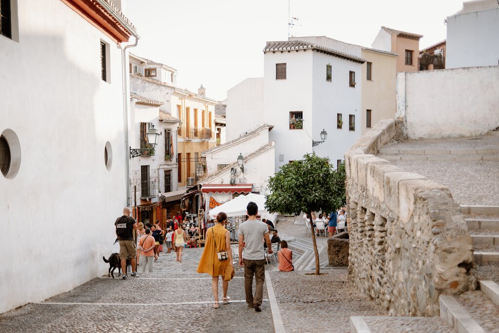 Stroll through Albacín's streets at dusk