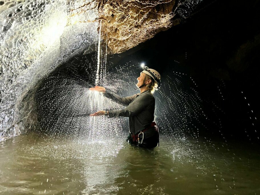 The Tu Lan Cave Complex