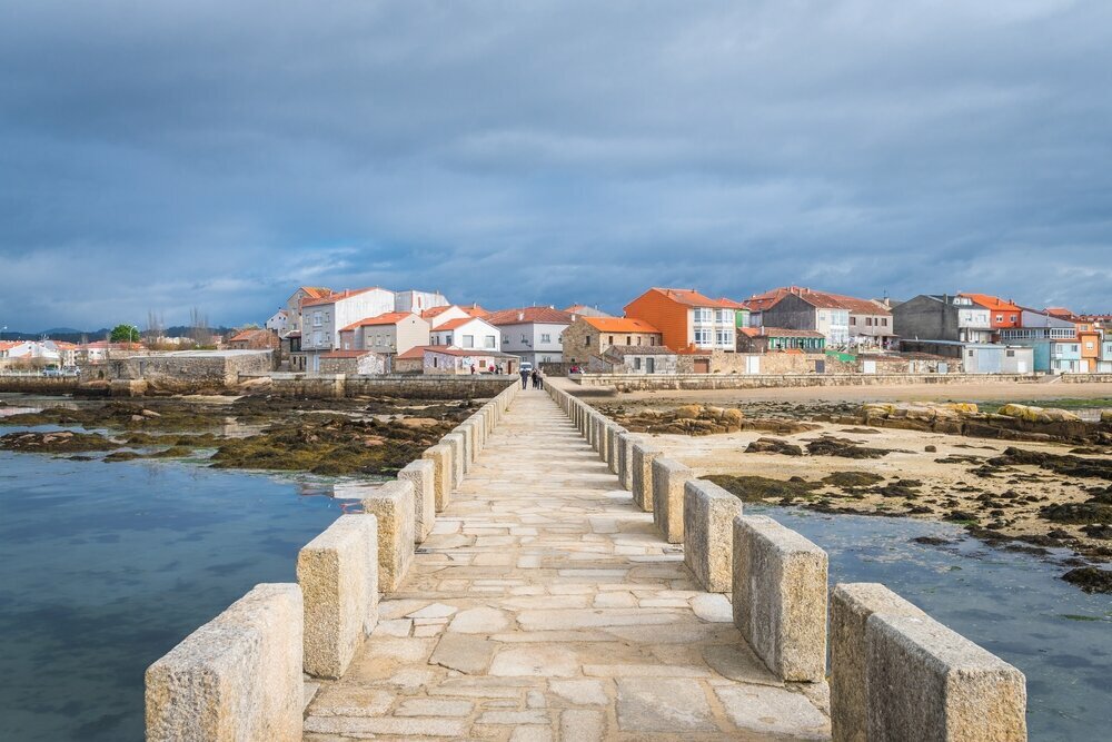 Get off the tourist trail as you wind your way through Galician towns like Cambados
