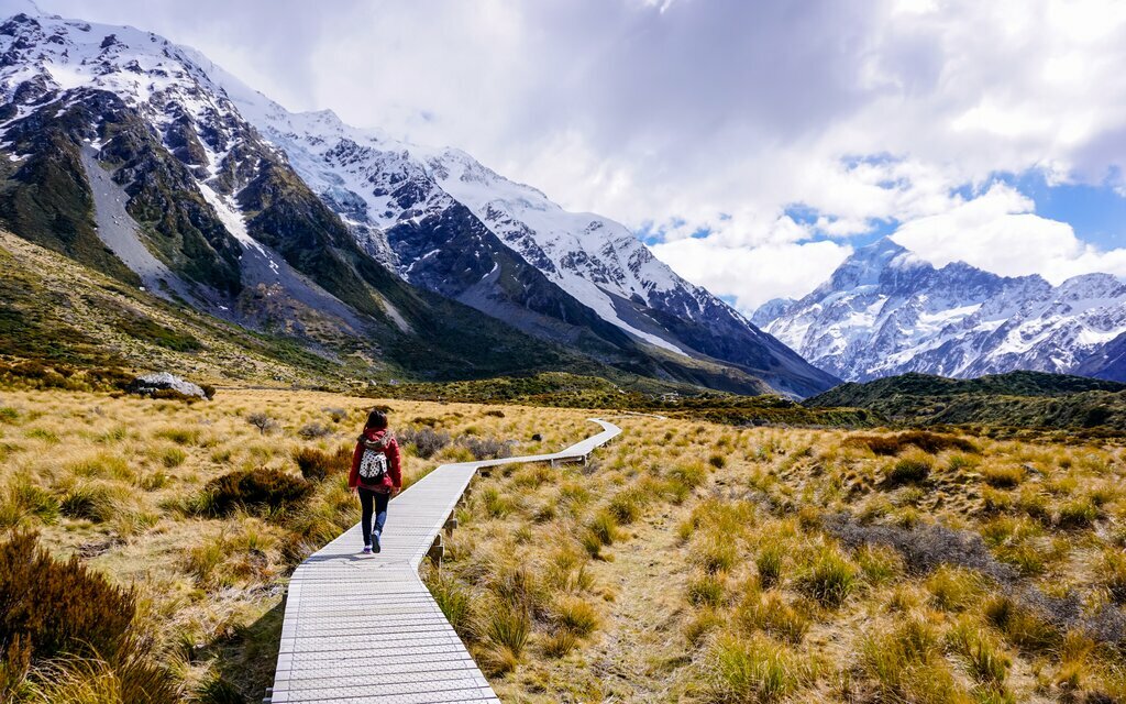 Hiking in Mount Cook area