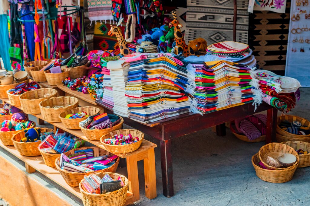 Oaxaca's Hidden Gems: Discover Mitla, Hierve el Agua, Teotitlán & Mezcal!