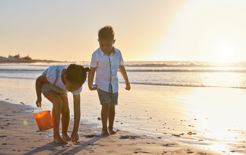 kids play on Malaga beaches