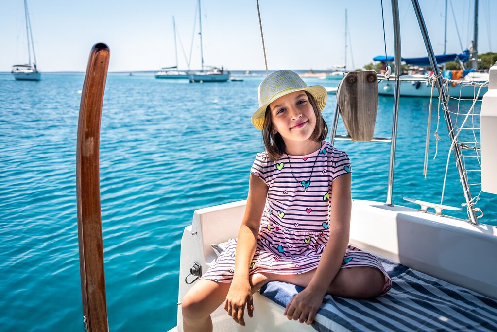Spend the morning sailing around La Concha Bay