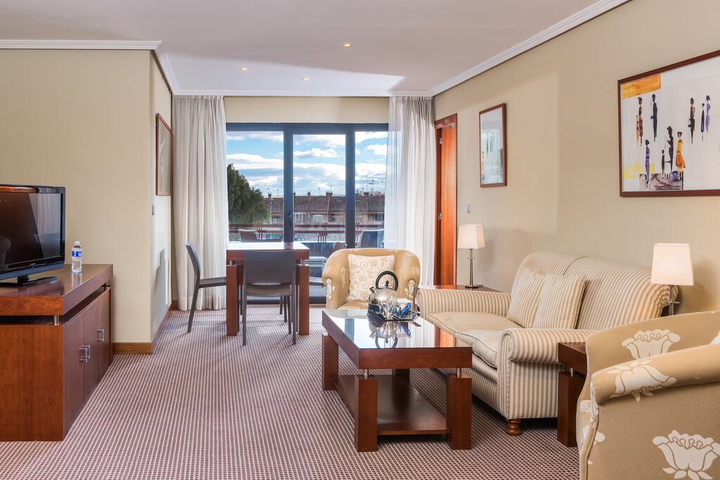 Hotel823