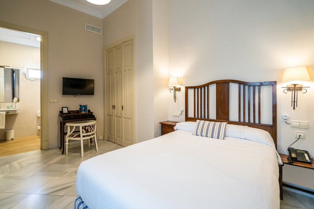 Hotel811