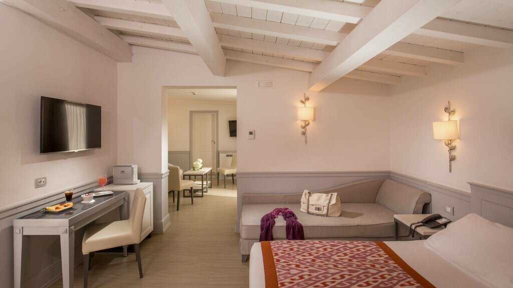 Hotel27
