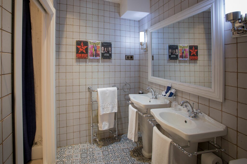 Hotel832