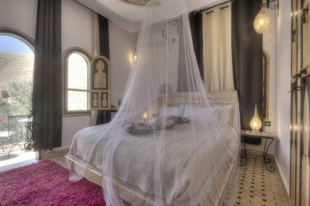 Hotel64