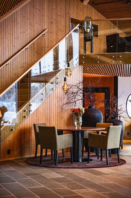 Hotel374