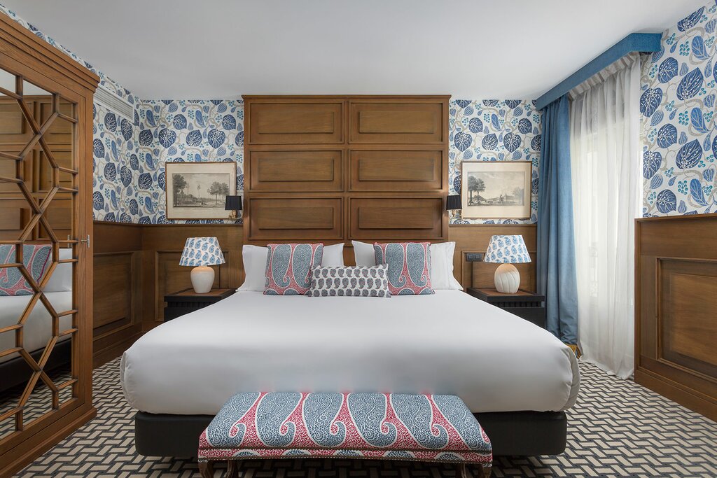 Hotel768