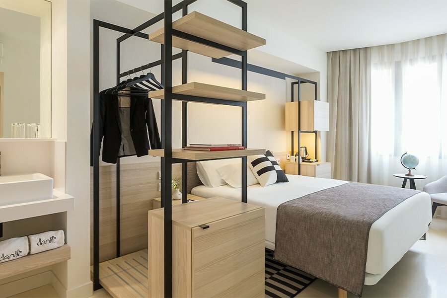 Hotel892