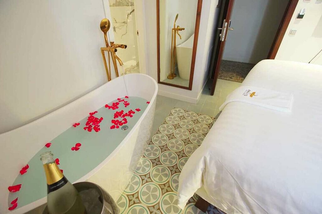 Hotel719