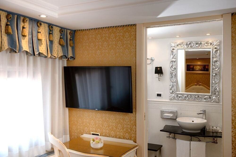 Hotel6