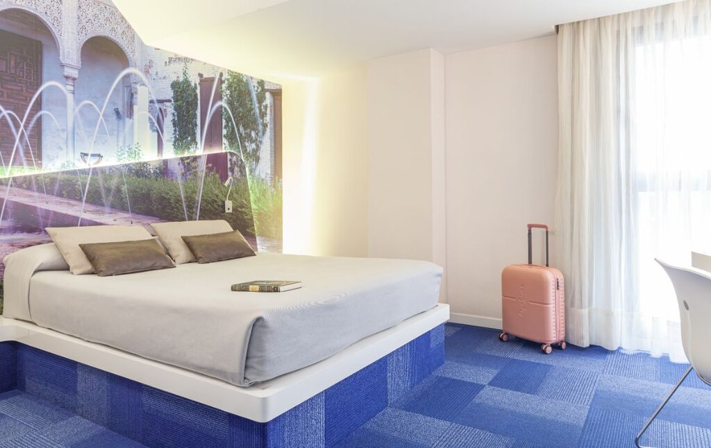 Hotel803