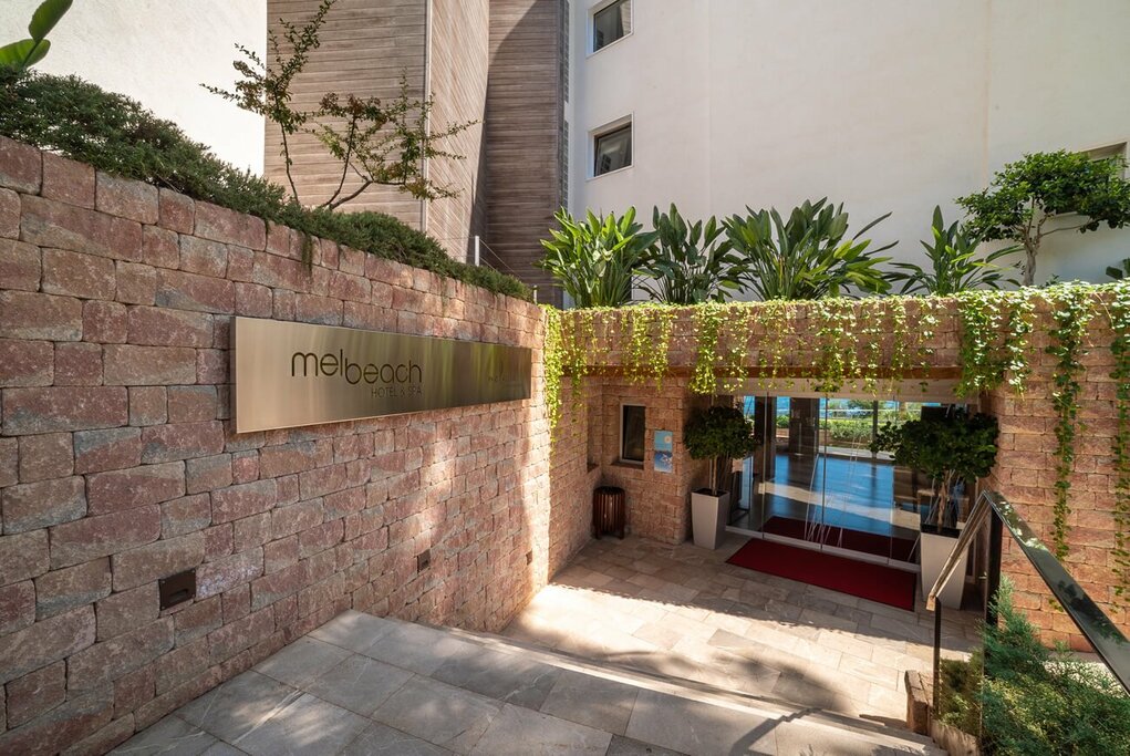 Hotel1049